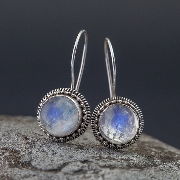 Srebrne kolczyki z kamieniem księżycowym - Biżuteria Adorre